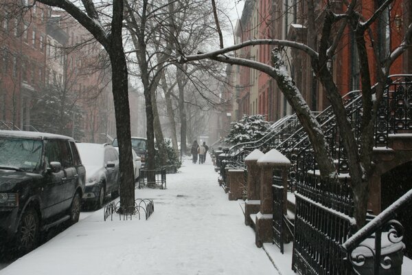 Усыпанные снегом улицы Нью-Йорка