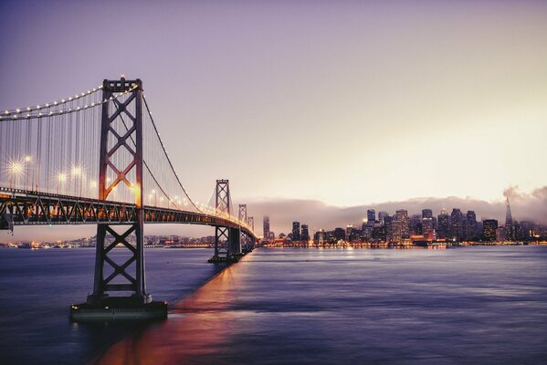 Puente de la ciudad en la ciudad de San Francisco