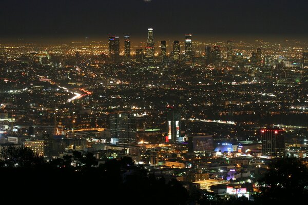 Luci notturne della grande città California USA