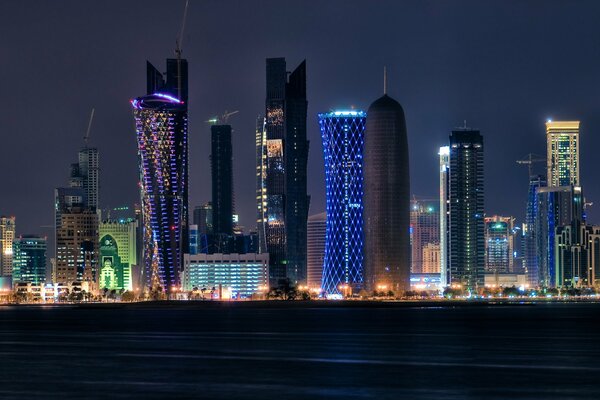 Światła miasta Katar nocą
