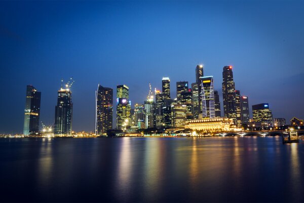 Vue magique des gratte-ciel de Singapour