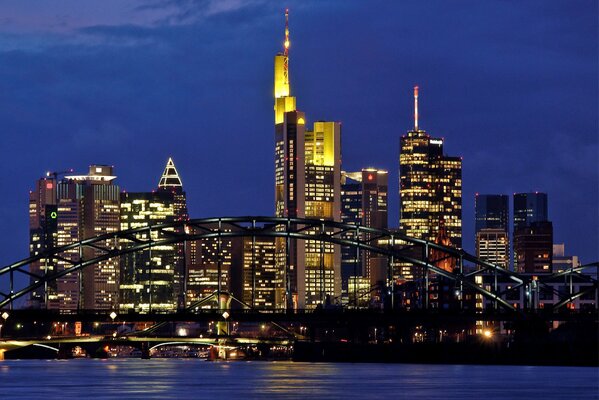 The radiance of the evening metropolis of Germany