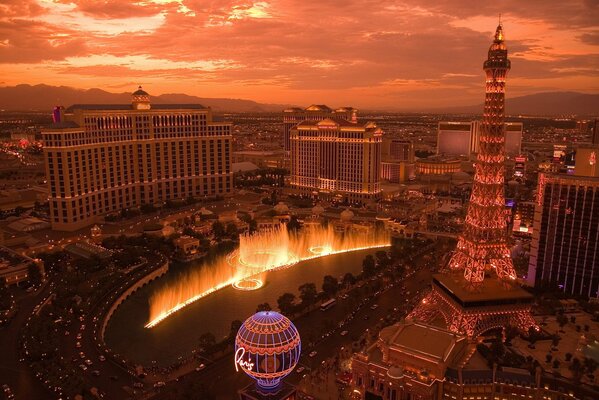 Son una ciudad nocturna en lasvegas