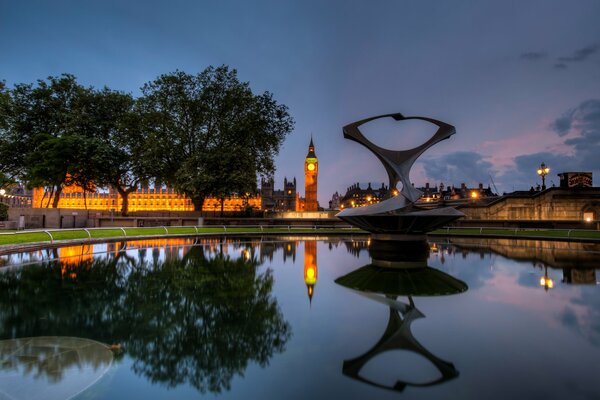 Night Big Ben in the reflection of water