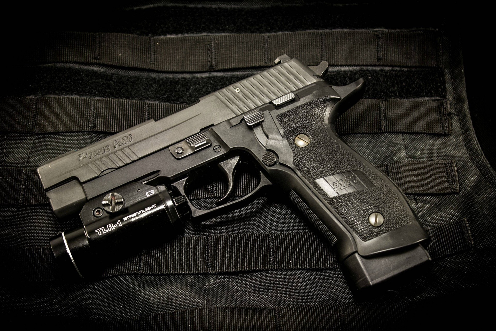 ig-sauer mese torcia elettrica arma p226