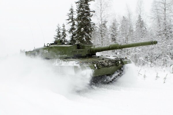 Carro armato da battaglia omnovan della Germania leopardo