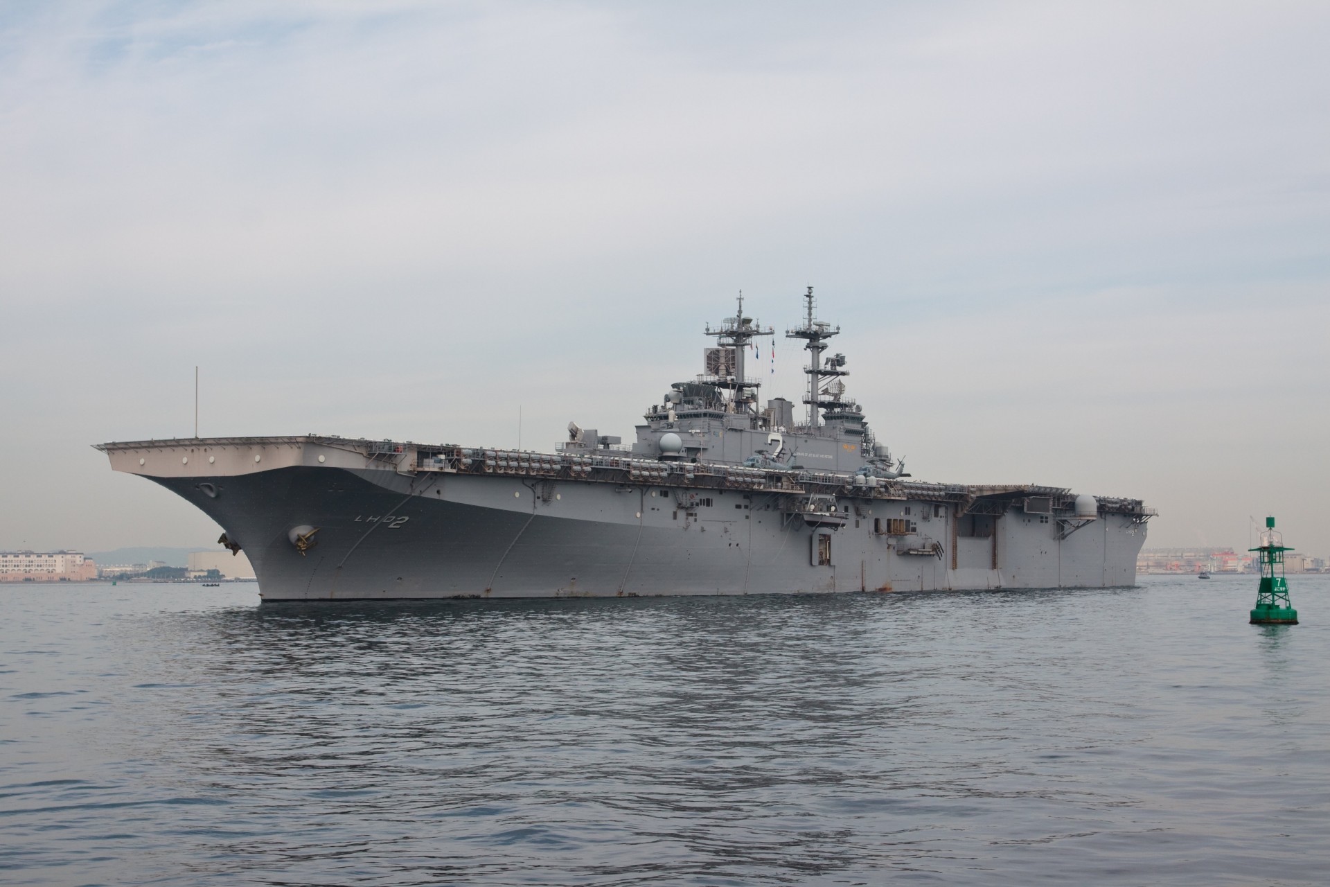 lhd-2 universal essex uss essex