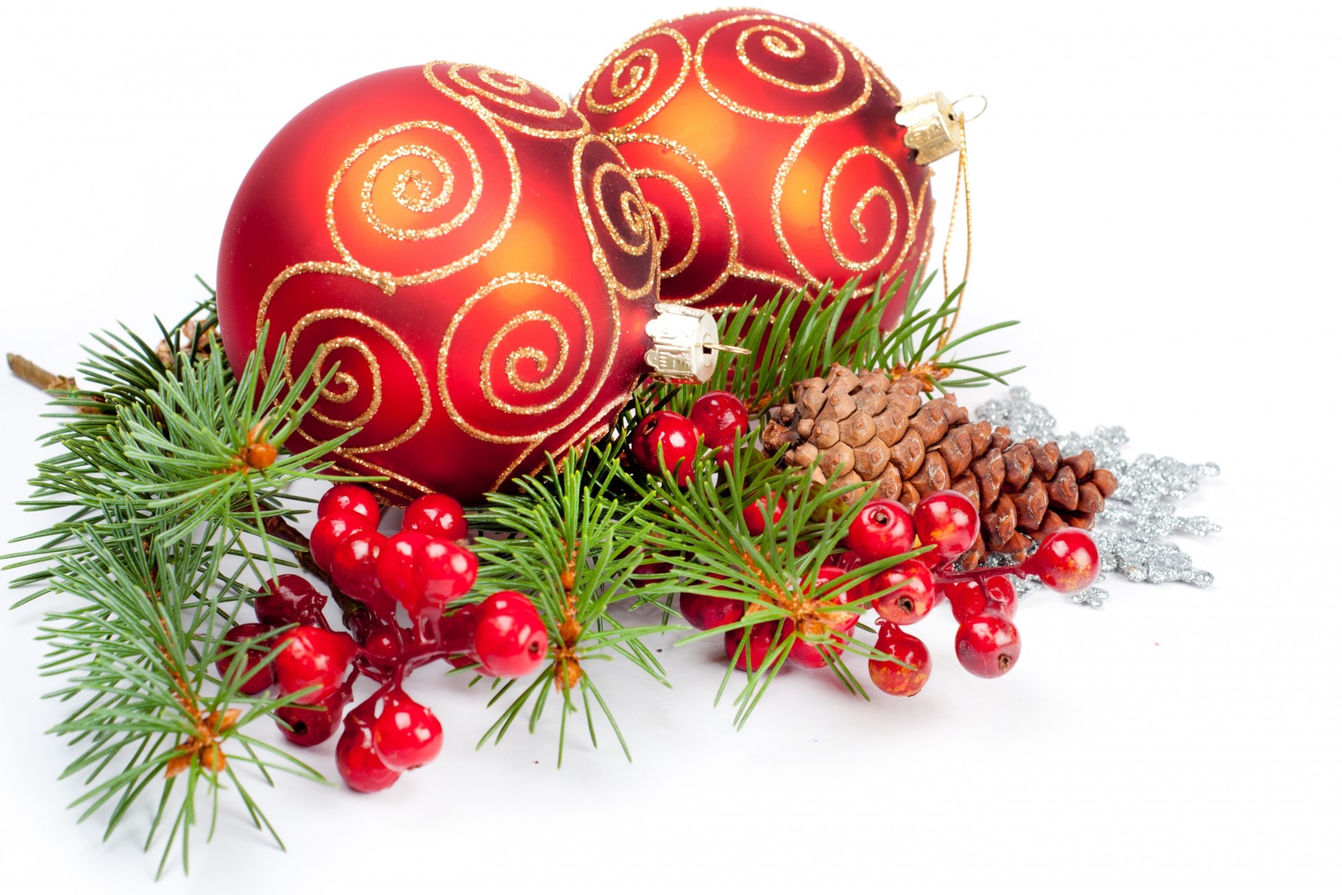 bolas navidad año nuevo acebo patrones bayas rojo abeto fondo blanco conos juguetes