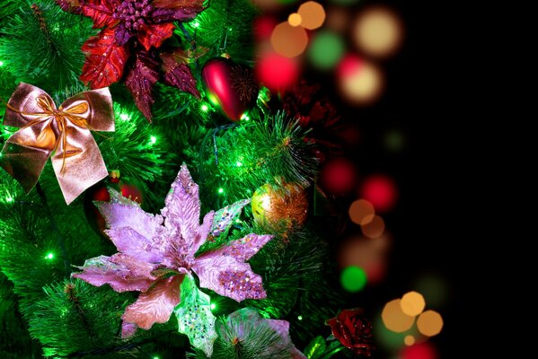 Décorations de Noël sur l arbre de Noël arcs Gerland