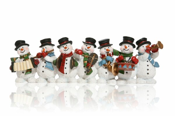 Compagnia di pupazzi di neve per il nuovo anno