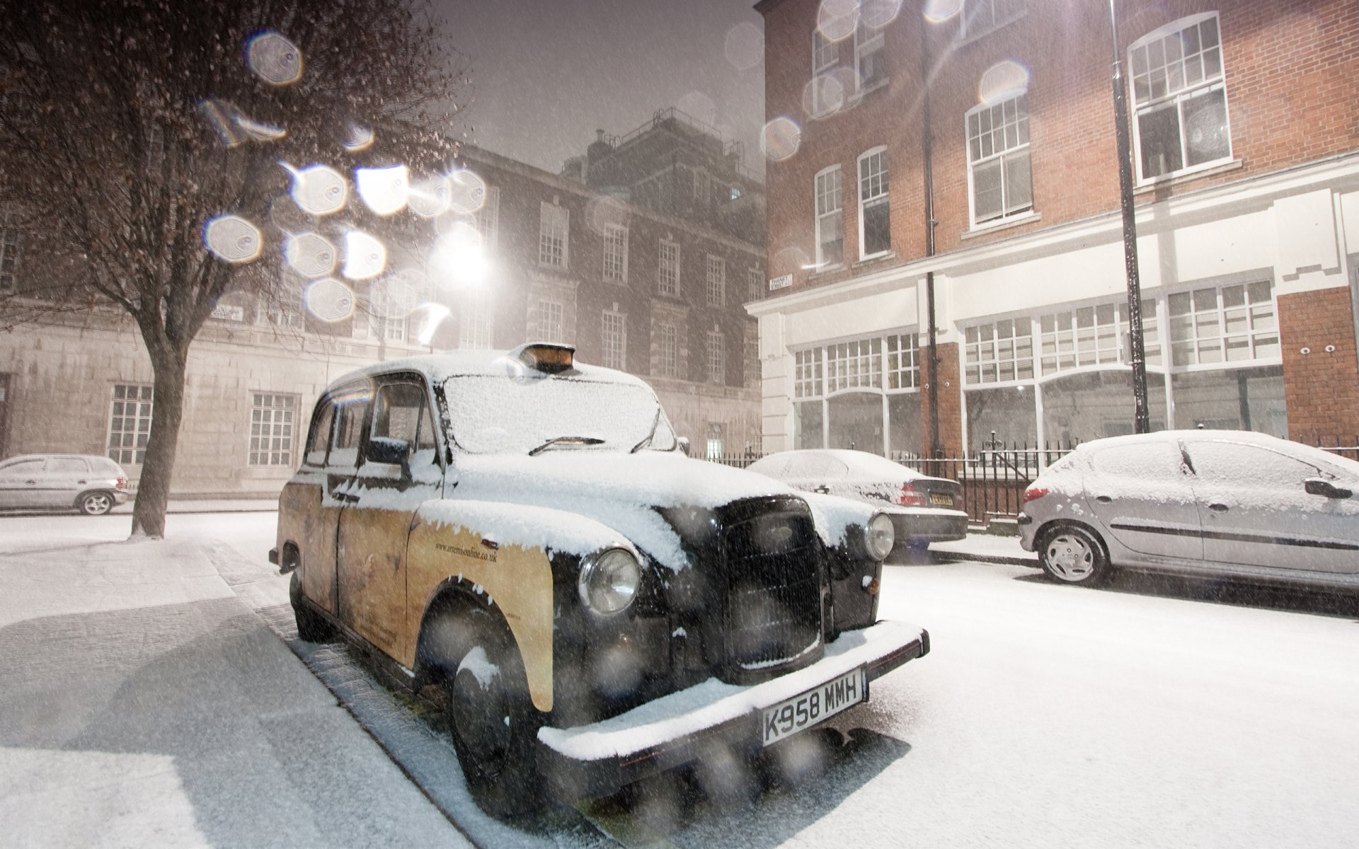 cities cars car london england wheelbarrow wheelbarrows snow snowfall frost cold weather bad weather houses winter winter wallpaper wallpaper with winter blizzard snowflakes snowflake frost white white frost evening tree trees light lanterns widescreen wallpaper widescreen wallpaper winte