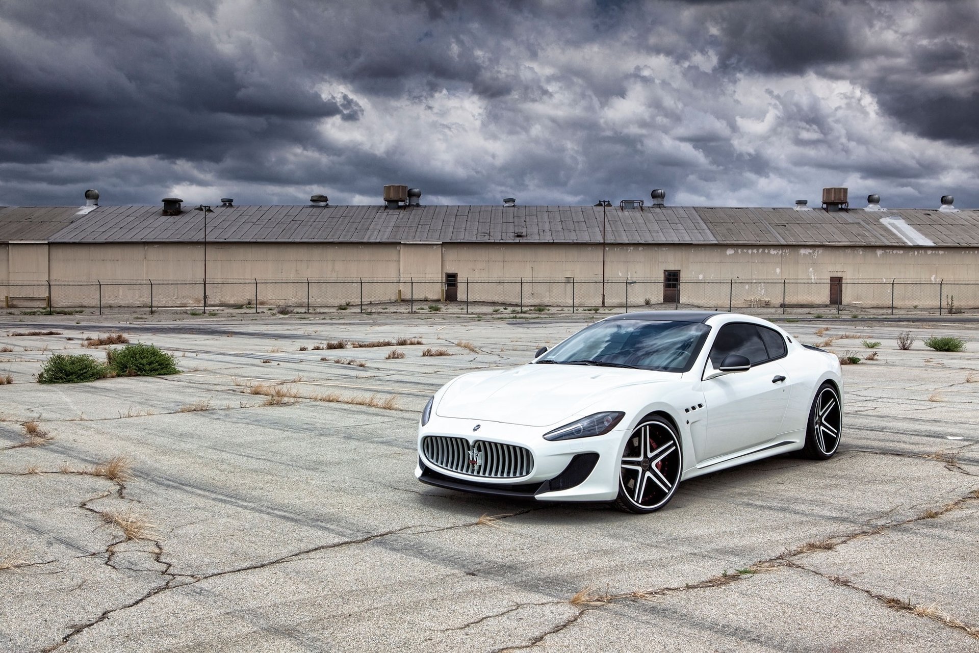 mc stradale white maserati granturismo maserati