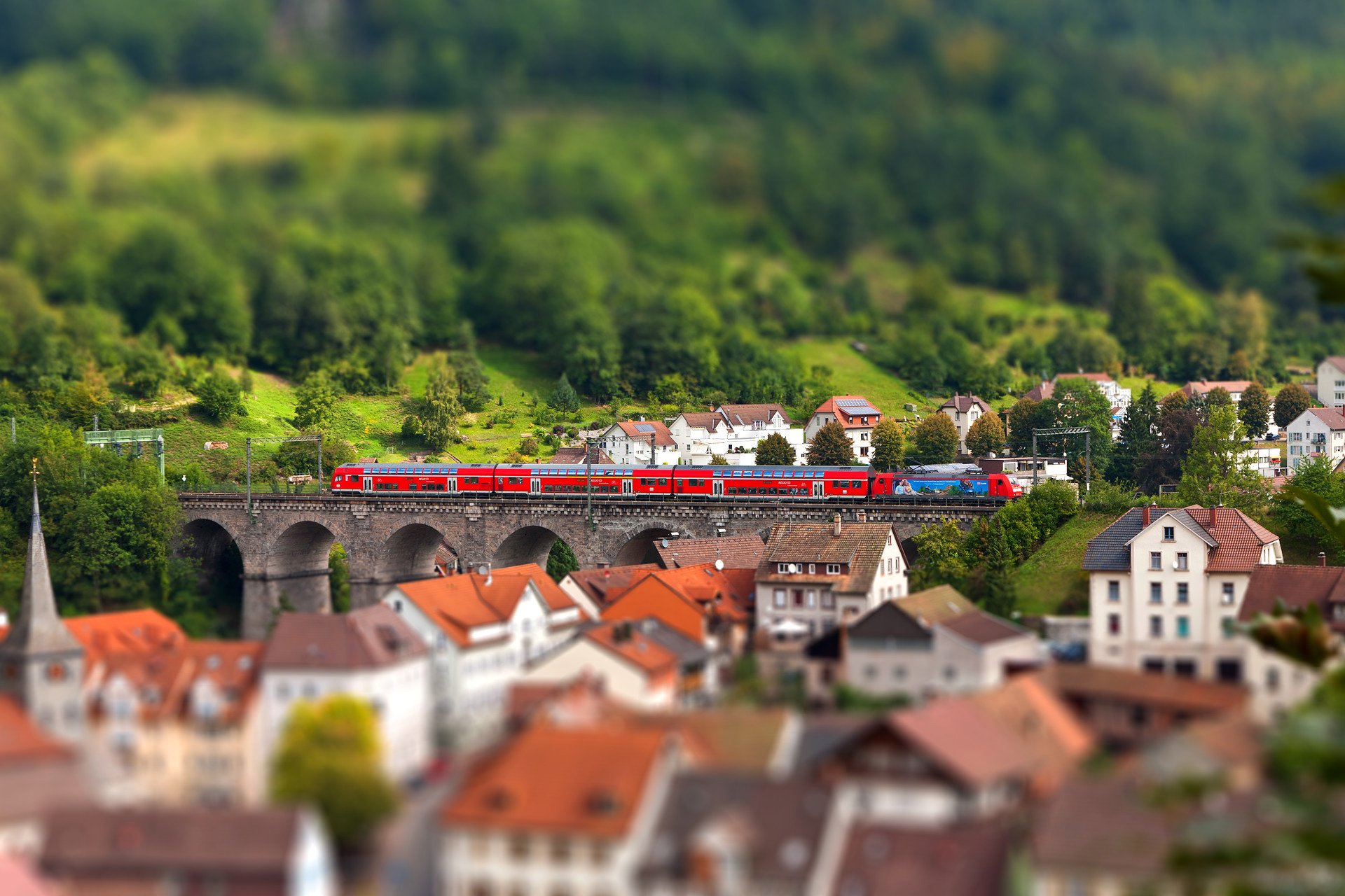 stadt europa häuser zug tilt-shift