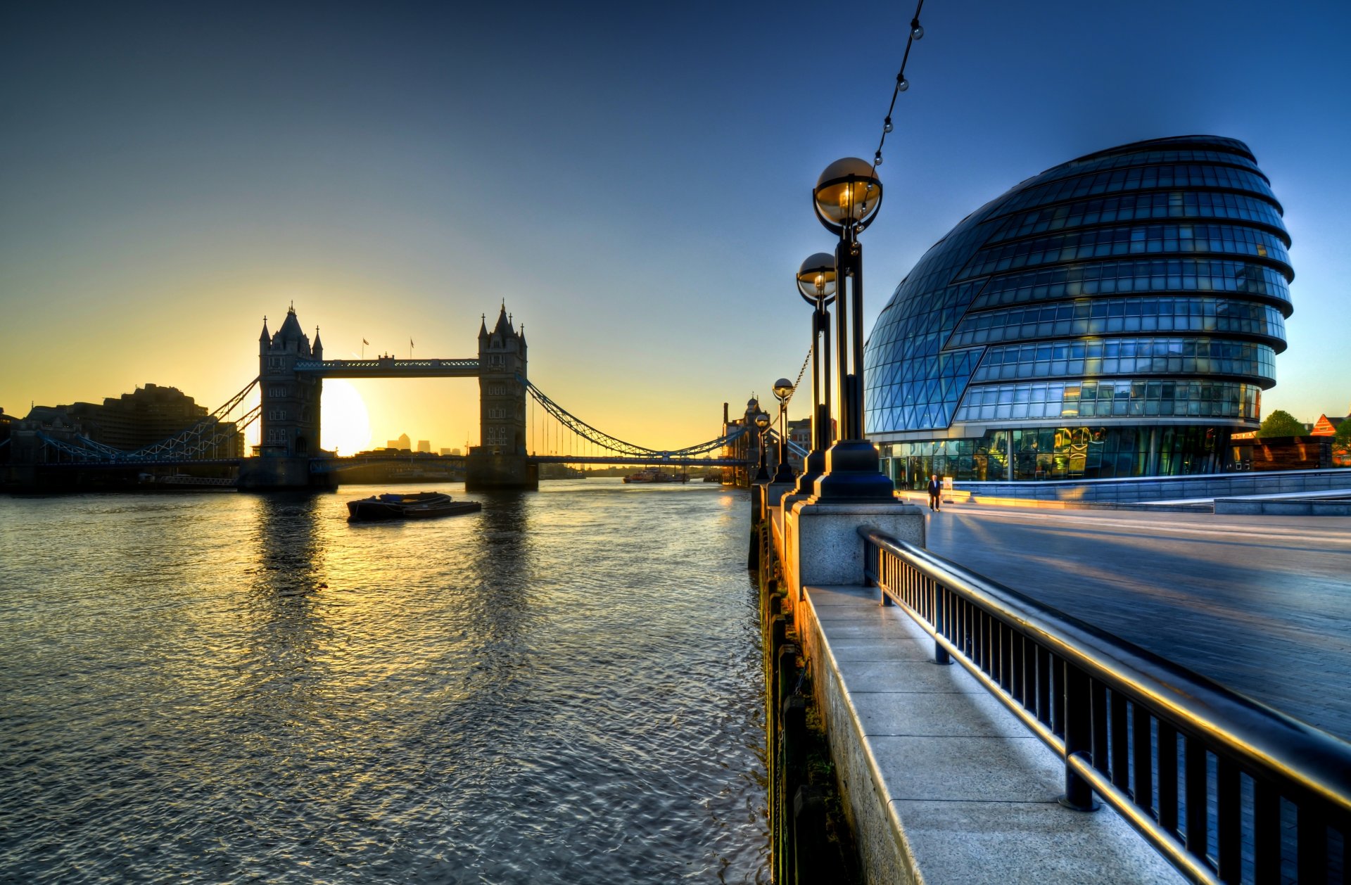 tower bridge hôtel de ville matin angleterre londres royaume-uni rivière thames lever du soleil matin