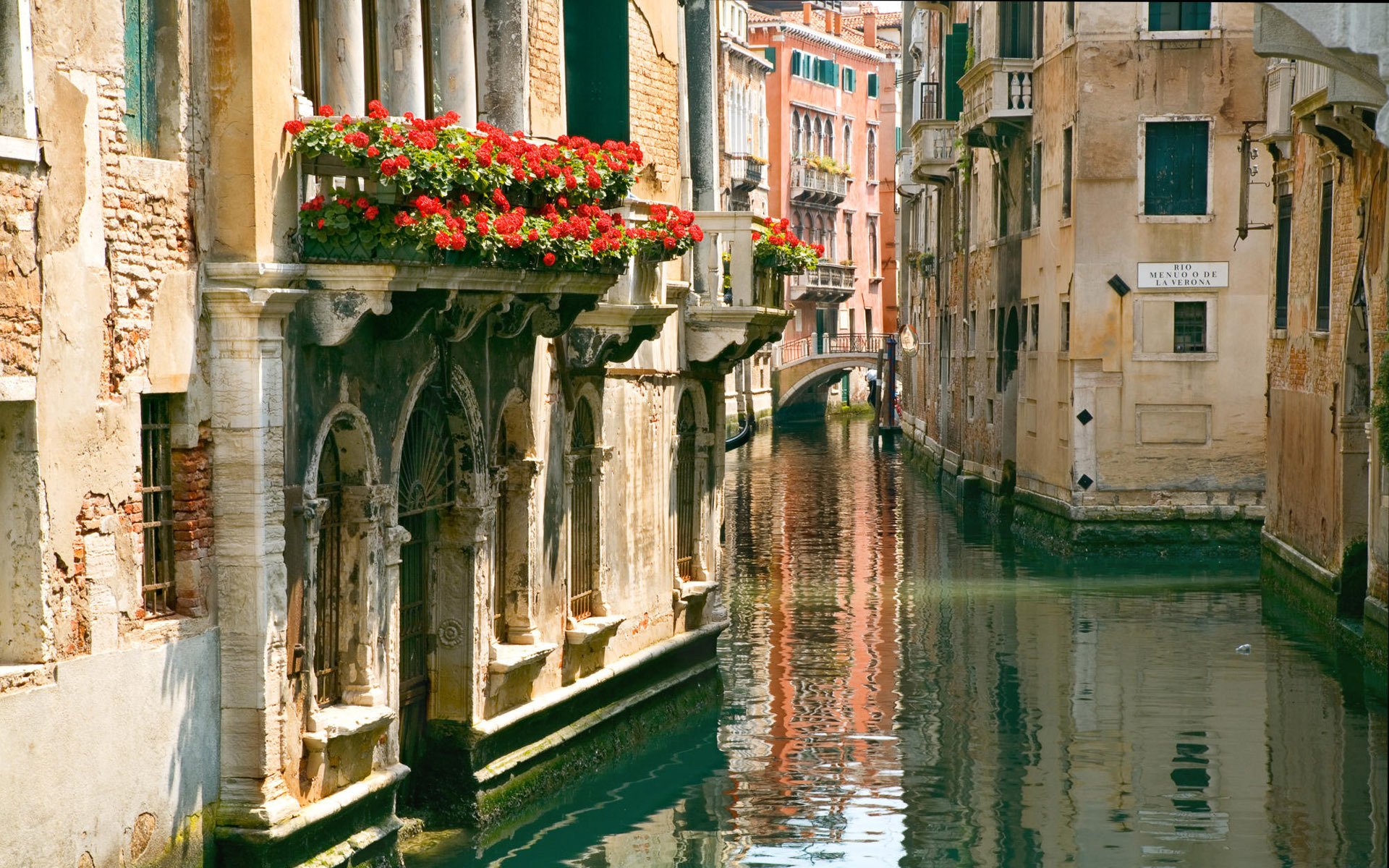 italy street water balcony flower