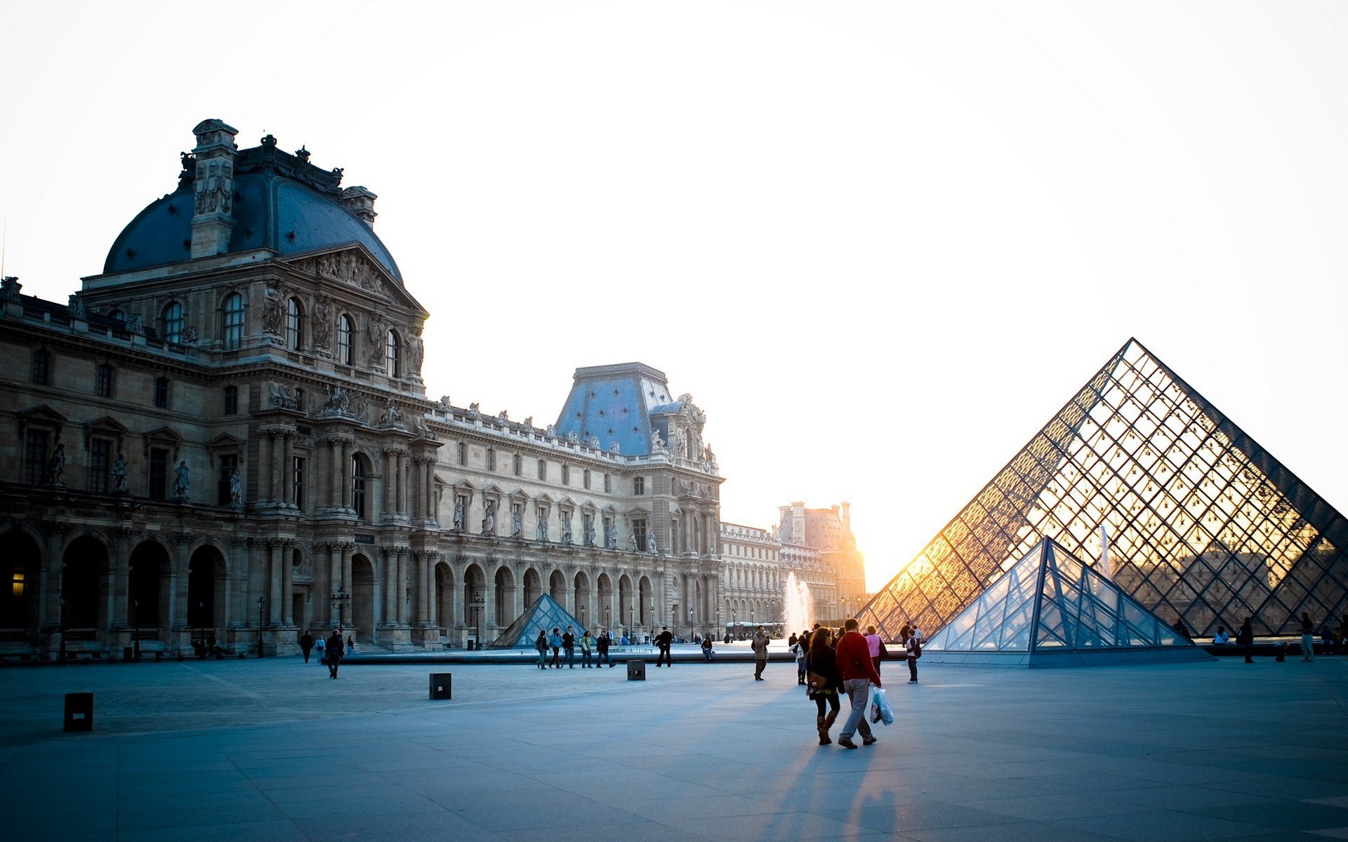 parigi louvre francia