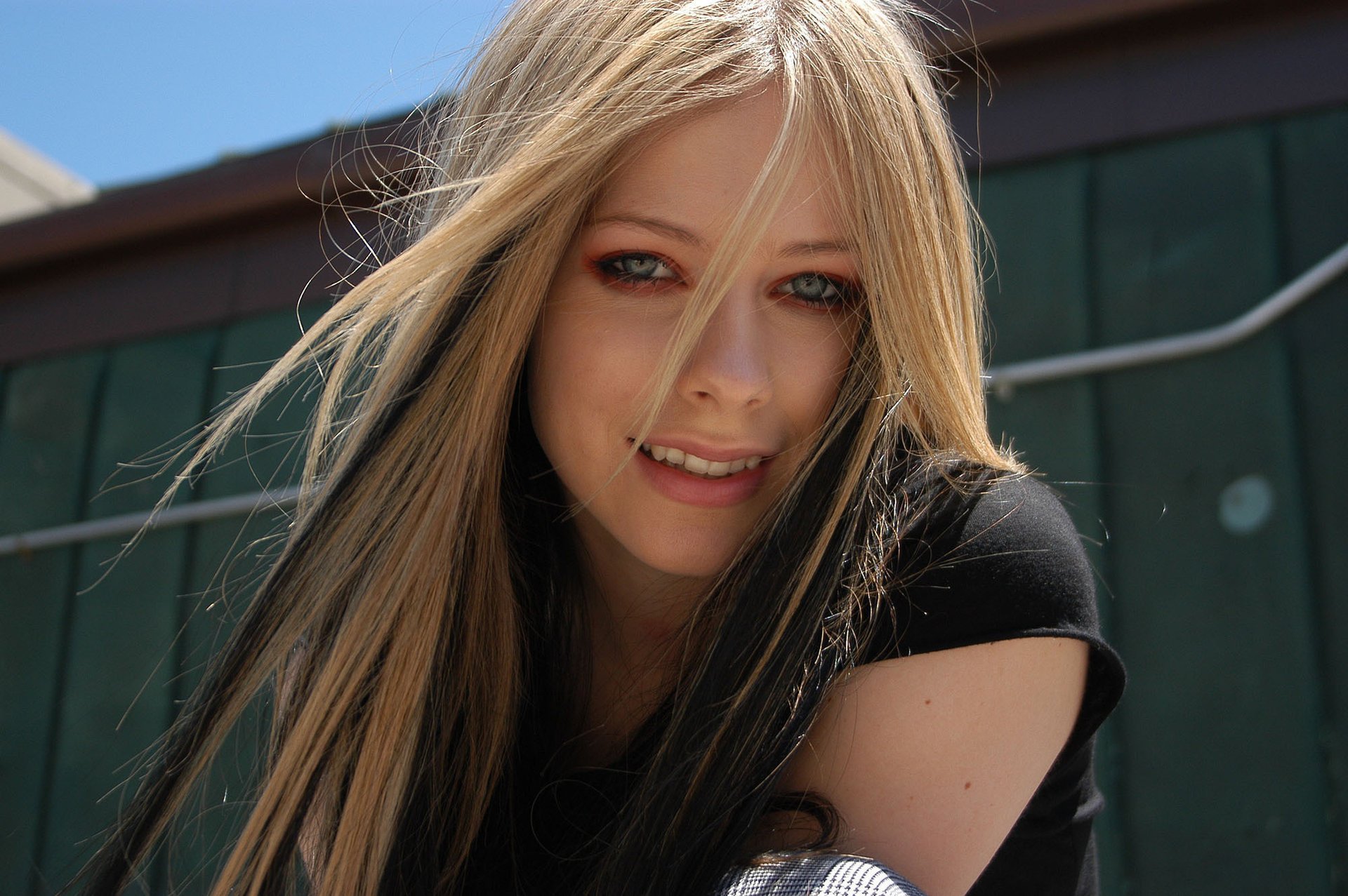 sorriso occhi azzurri avril lavigne sguardo avril lavigne