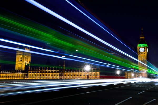 Night big ben in London lights up the street