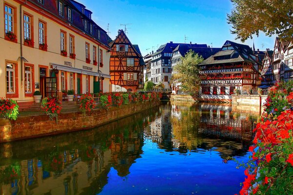 Beautiful architectural buildings on the canal