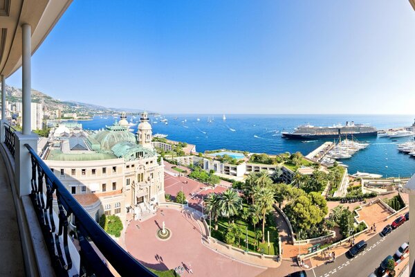 Paesaggio della città di Monaco e dell oceano