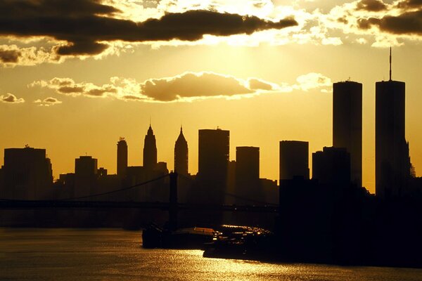 Вечерний закат небоскрёбов в нью йорк