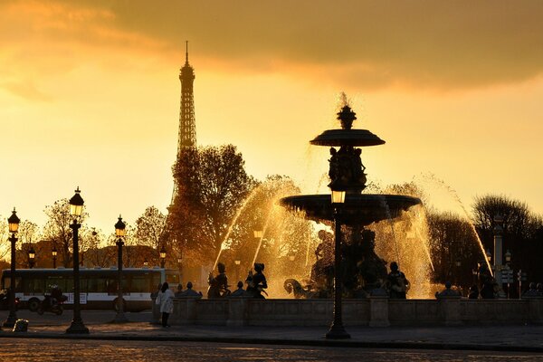 Fuente francesa cerca de la torre Eiffel