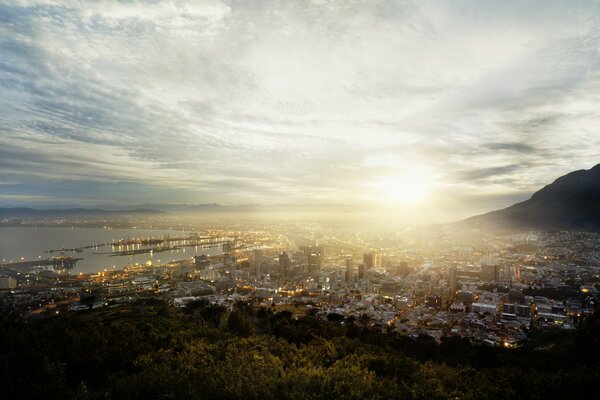 El cegador sol de ciudad del cabo