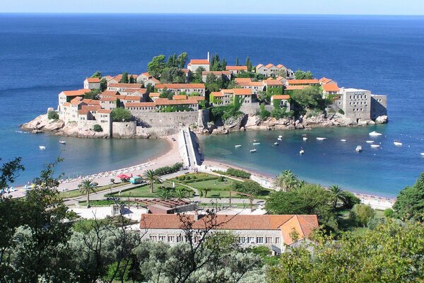 Hotel en Montenegro junto al mar