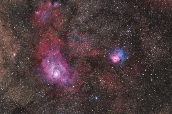 Nebulosa con molte stelle