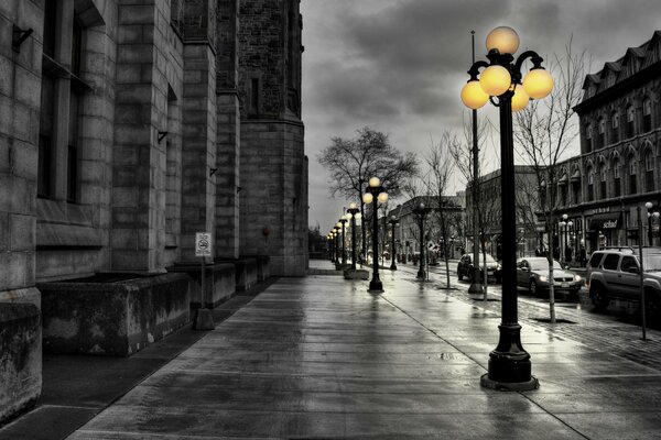 Luce delle lanterne notturne in città