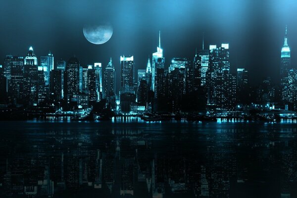 Nueva York en medio del cielo lunar nocturno