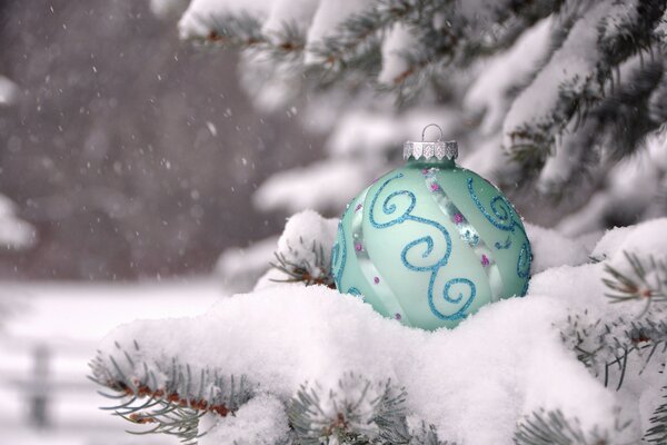 Neve inverno sul giocattolo dell albero di Natale