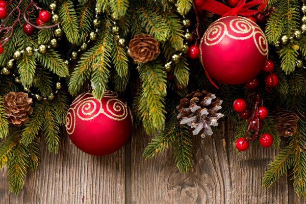 Décoration de Noël sur l arbre de Noël avec des boules