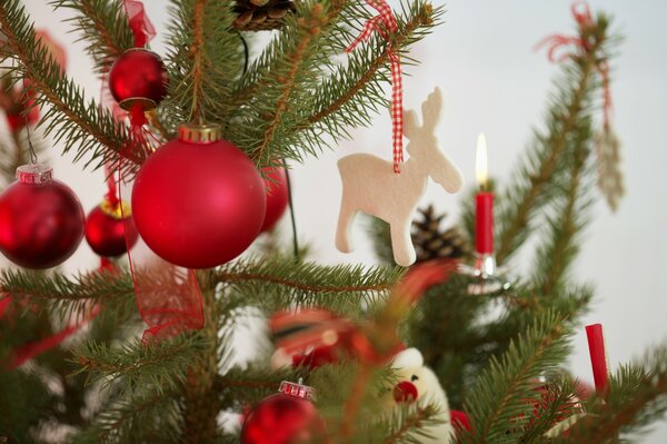 Jouet de Noël cerf blanc