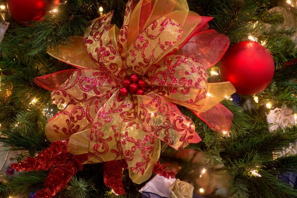 Belle décoration sur l arbre de Noël
