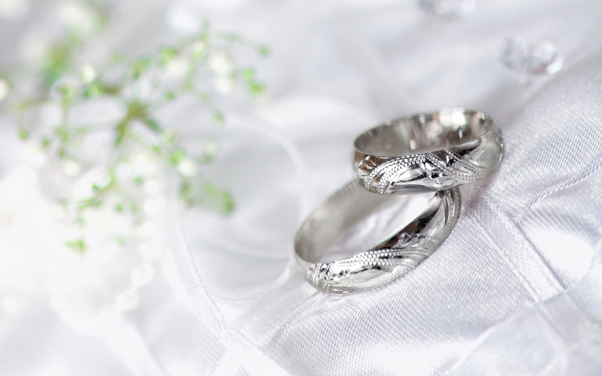 close up rings wedding