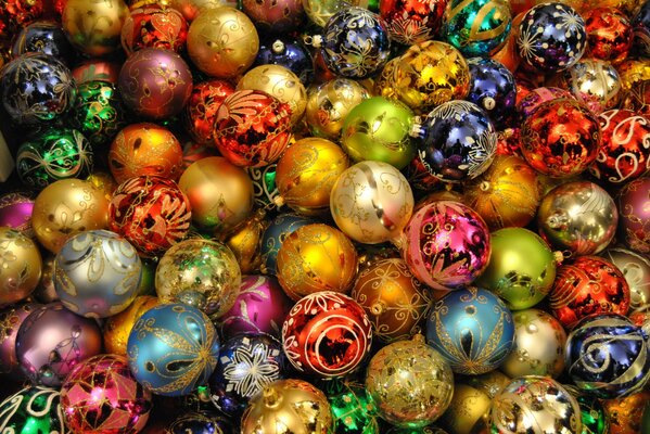 Bolas de colores de Navidad para el árbol de Navidad