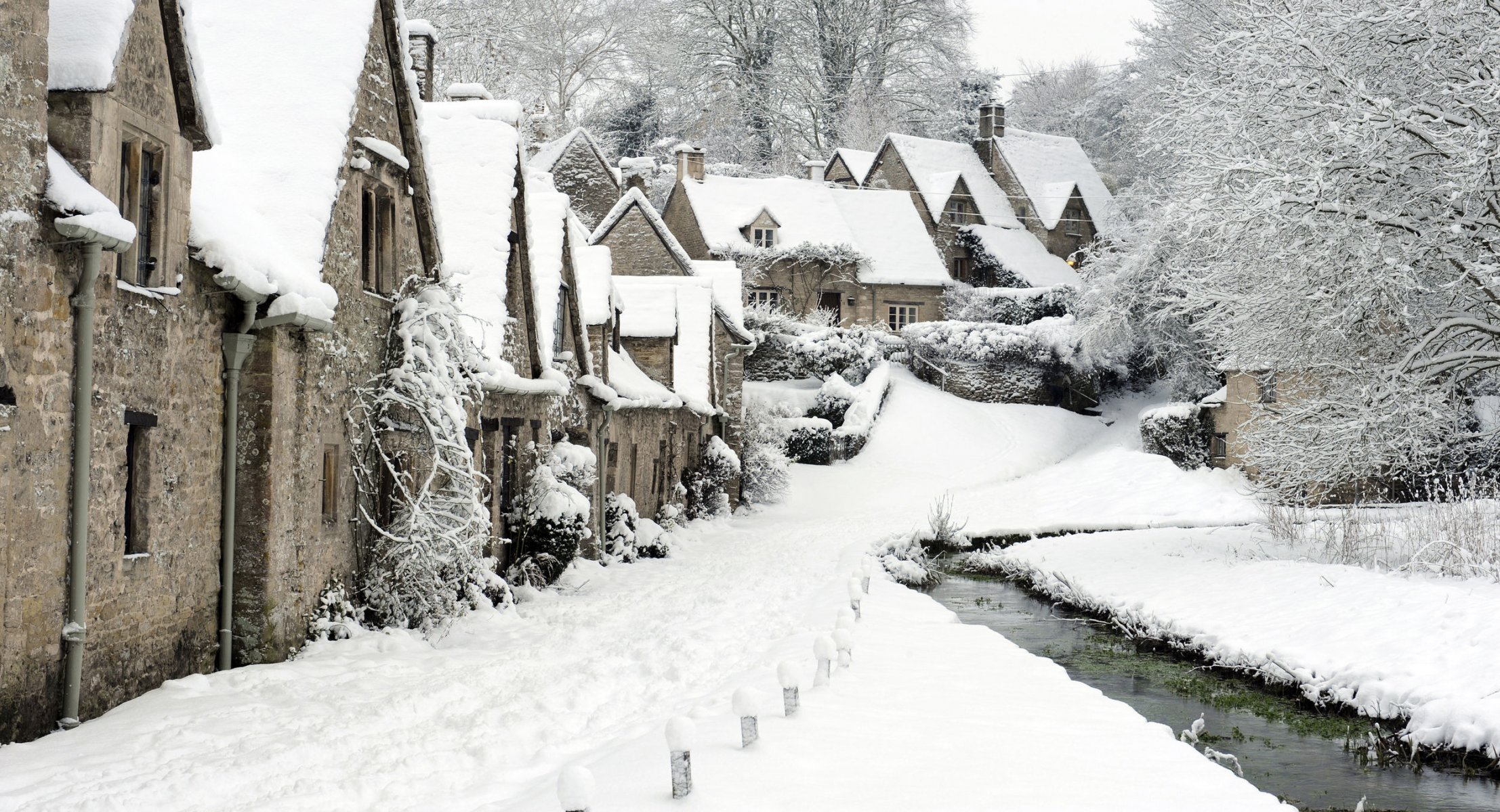 bibery hiver neige hameau angleterre