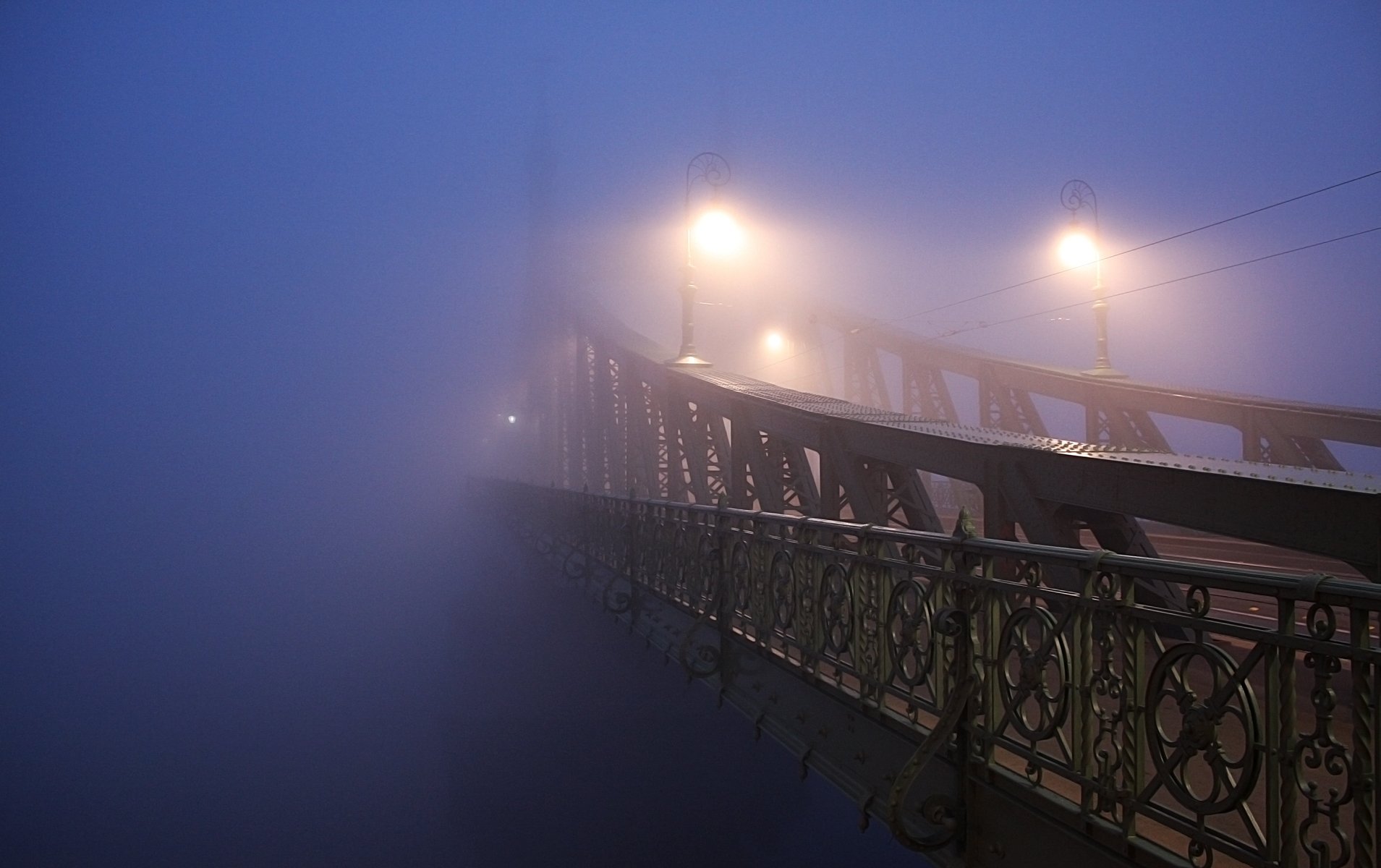 brücken stadt nebel lampen nacht licht foto