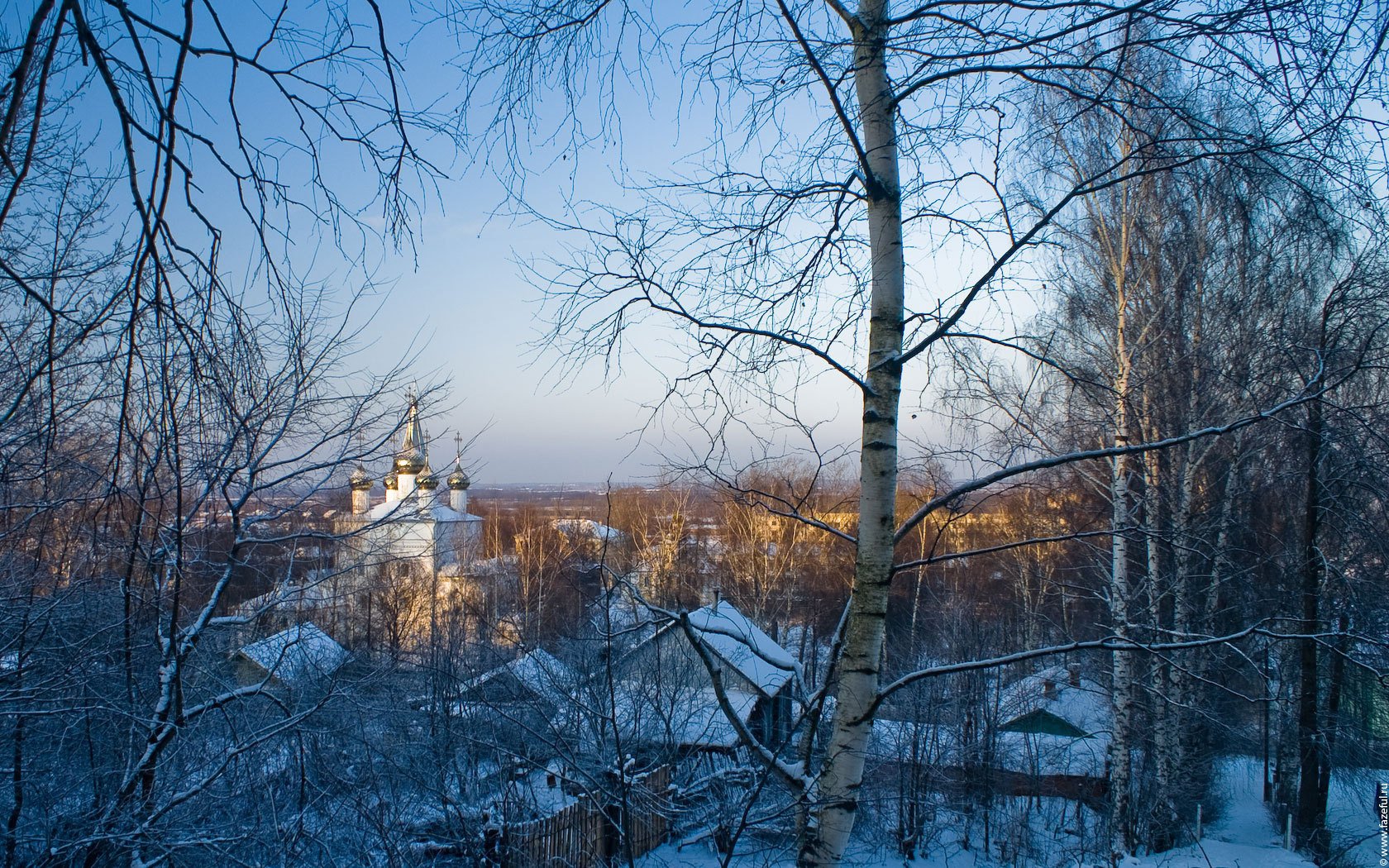 ciudad noche invierno nieve templo cúpulas árboles