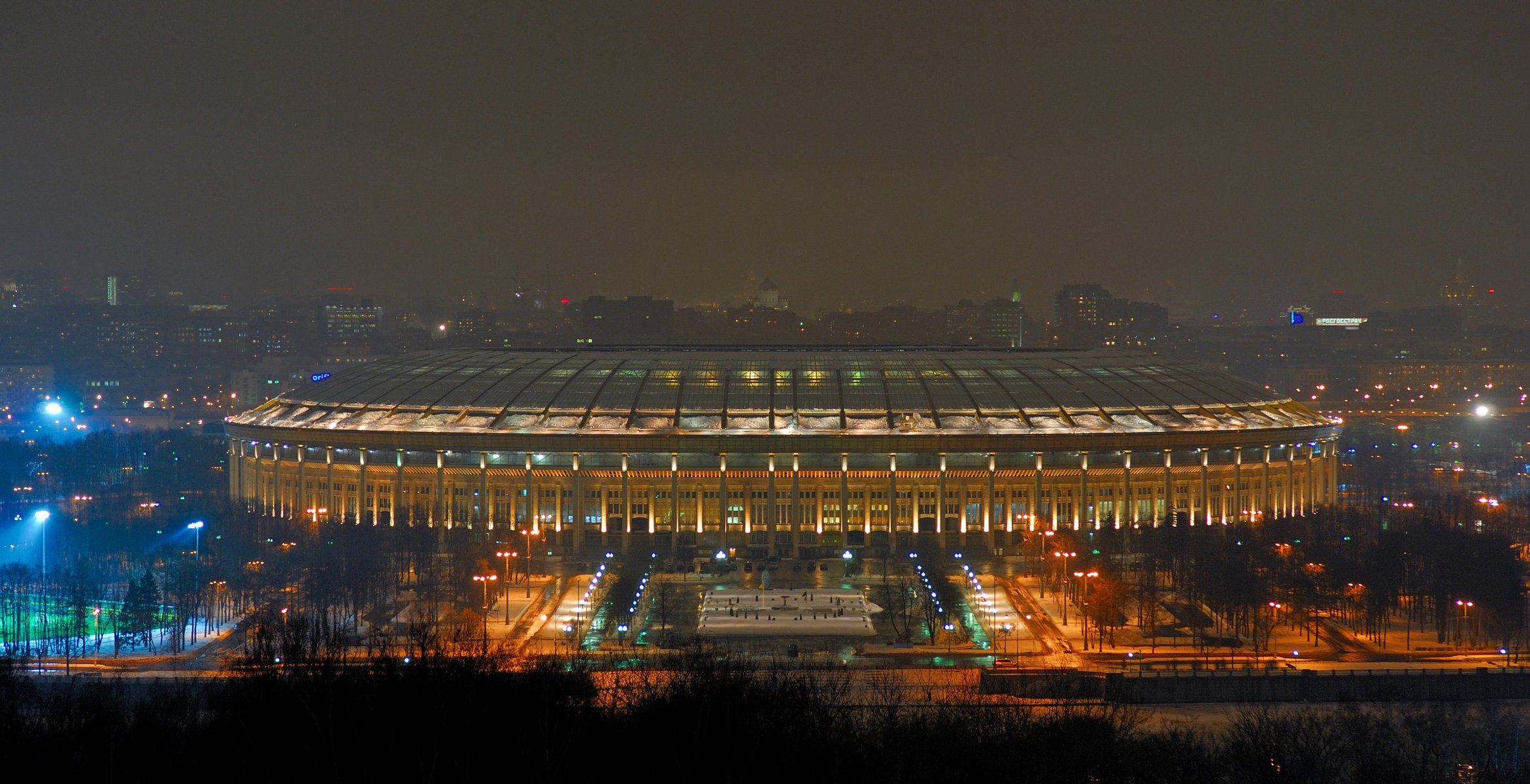 ville moscou grande sportive arène olympique complexe luzhniki bâtiment éclairage stade photo nuit lumières grand sport de luzhniki