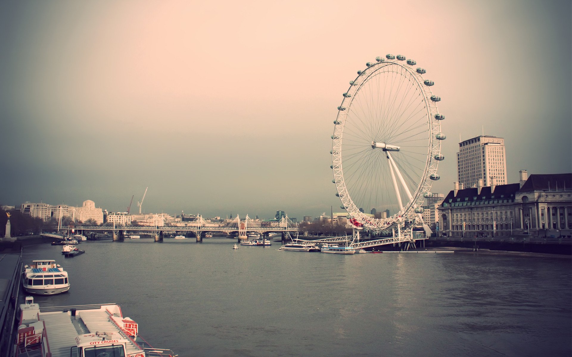 londra london eye ruota panoramica cielo fiume case edifici regno unito città