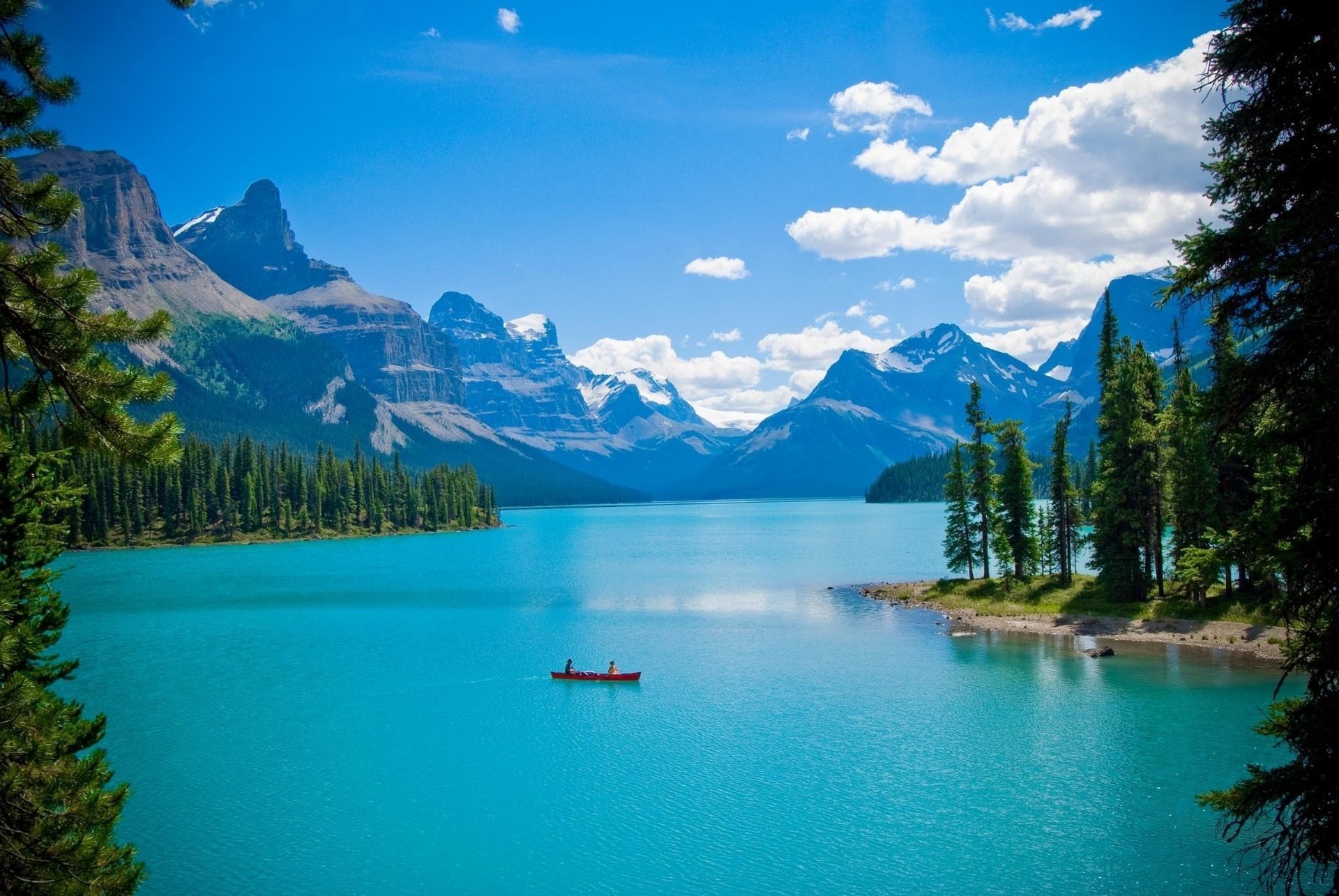 canadá barco bosque montañas lago paisaje