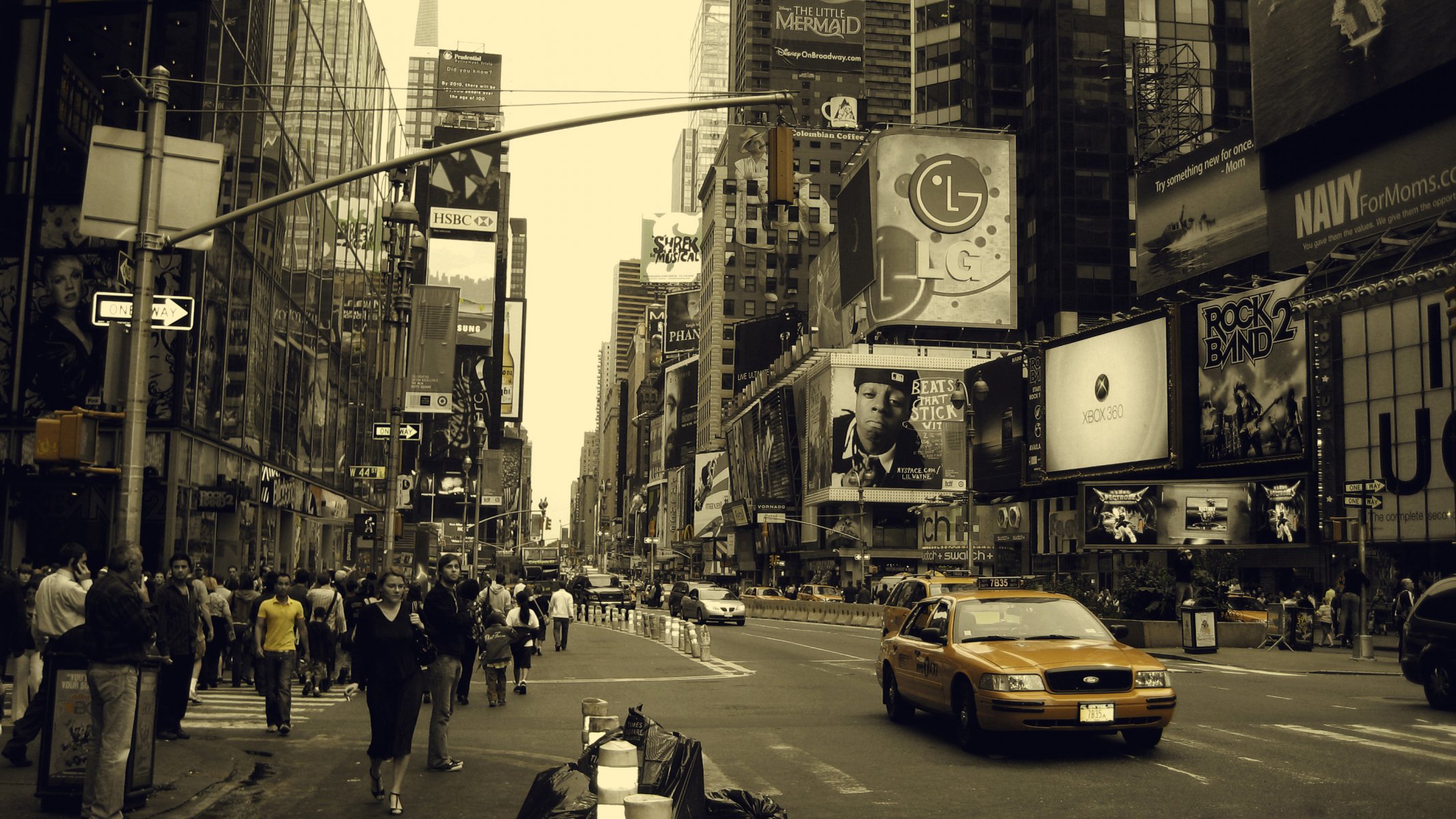 new york b / w taxi