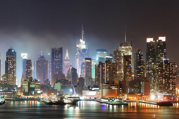 Nuit de New York, vue sur la mer