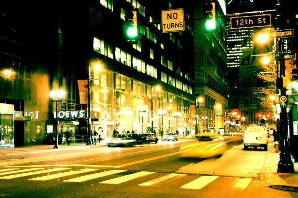 Calle de la ciudad nocturna