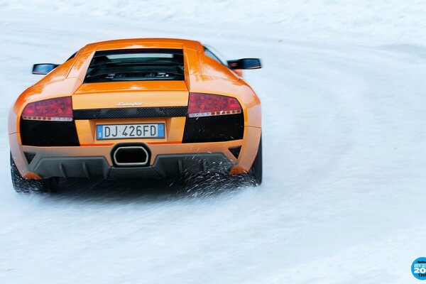 Lamborghini cuts through high gears. Top Gear