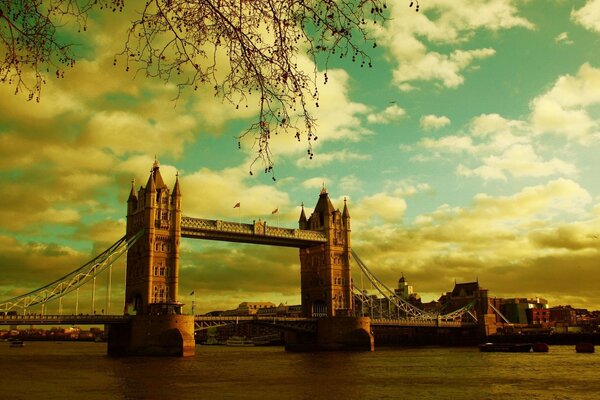 Tower Bridge au Royaume-Uni