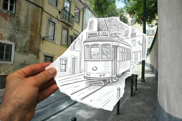 Tramway dessiné dans la rue de la ville