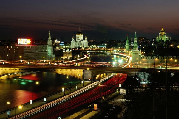 Night Moscow lights on the Moscow river